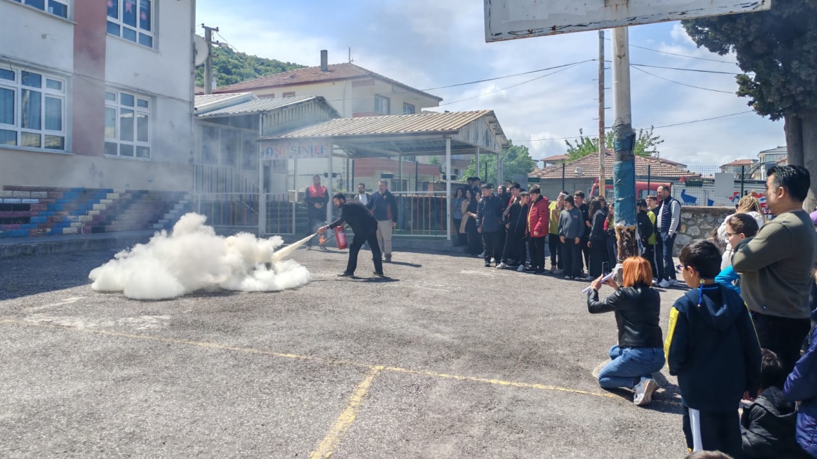 Okulumuzda Yangın Tatbikatı Gerçekleştirildi.